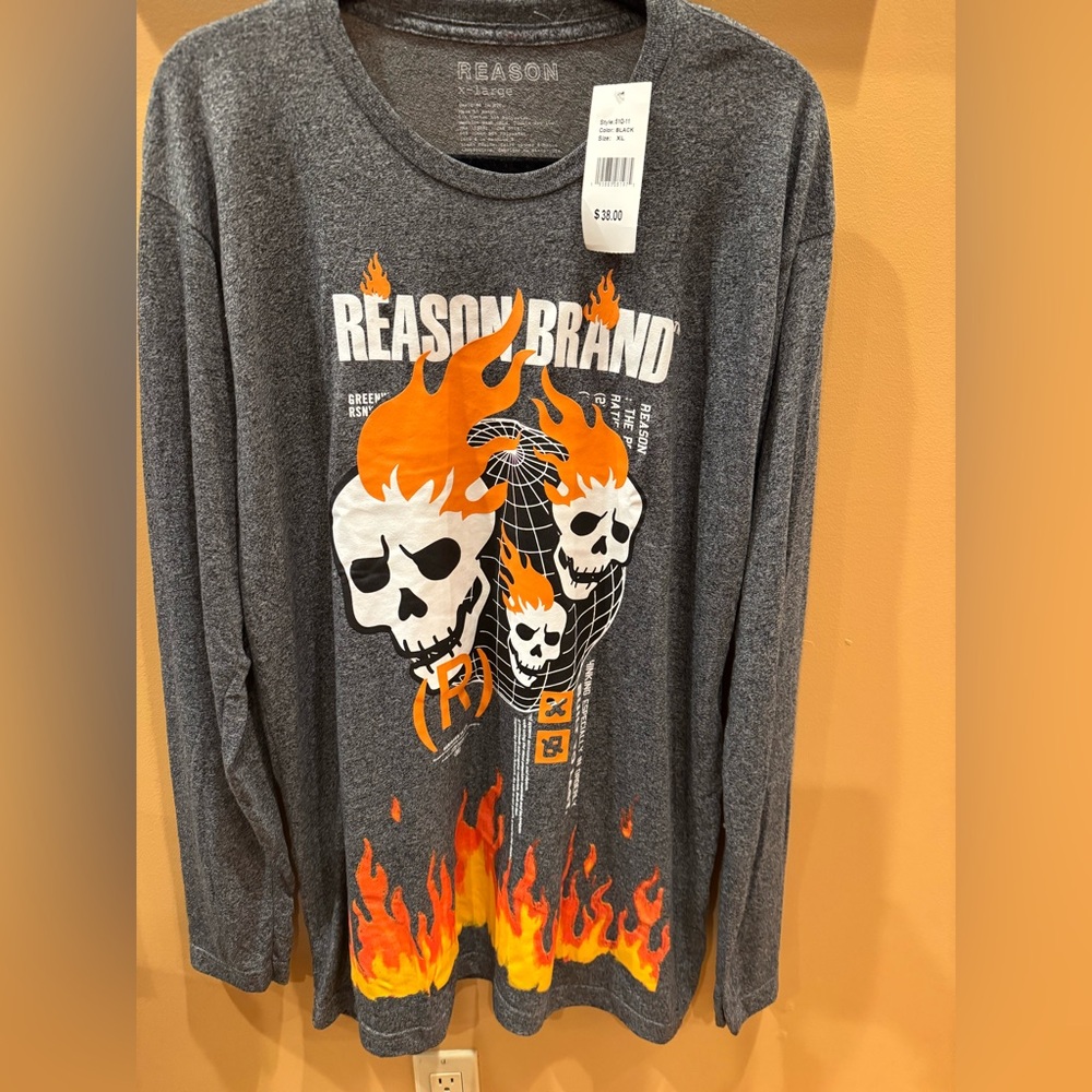 Reason Brand Gray Graphic Tee with Skull and Flames size XL: New With Tags